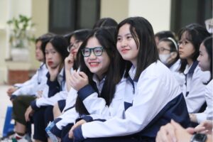 Vietnamese students listening to a presentation